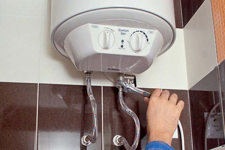Какой водонагреватель лучше выбрать: газовый или электрический?